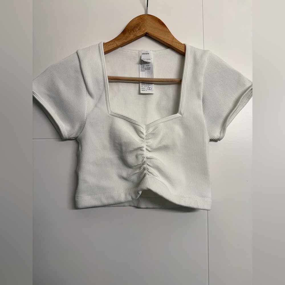 Gilly Hicks by Abercrombie White Ribbed Crop Top, size large.